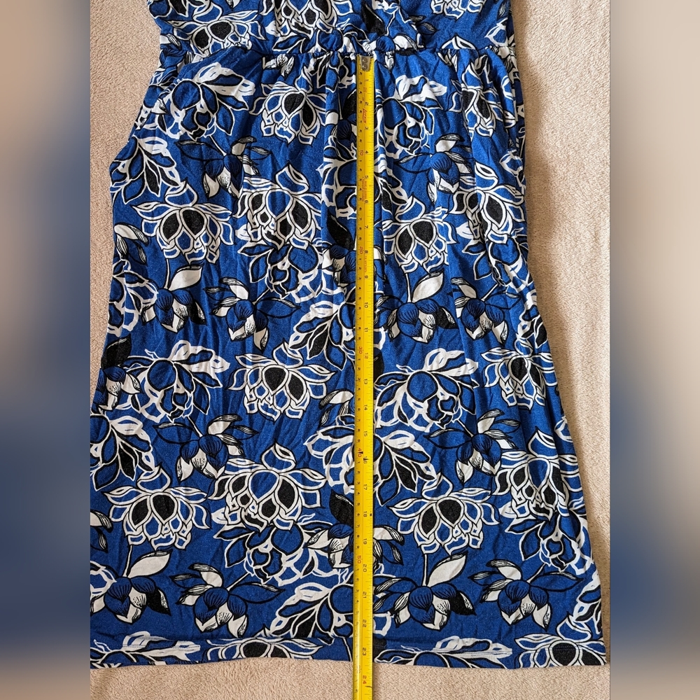 George brand, Med ladies dress w/pockets!! Cute blue with flower details - Picture 10 of 17